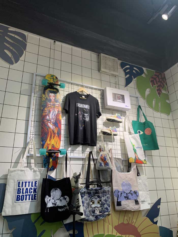 In UV DTF chuyên nghiệp giá rẻ dịch vụ lấy liền