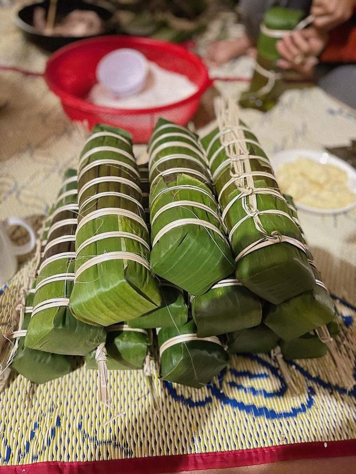 Khám Phá Cách Làm Bánh Tét Ngon - Món Ăn Truyền Thống Yêu Thích Của Người Việt 2 bánh tét